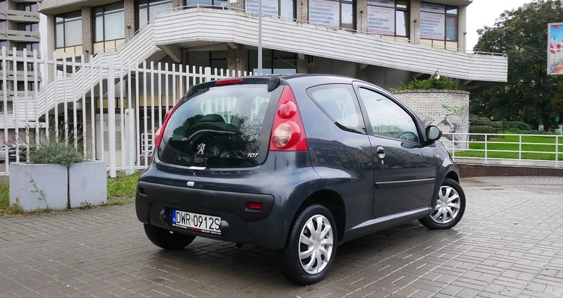 Peugeot 107 cena 6900 przebieg: 198220, rok produkcji 2007 z Kozienice małe 106